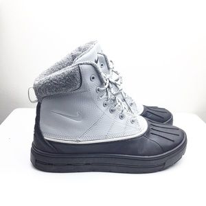 Youth Nike snow boots